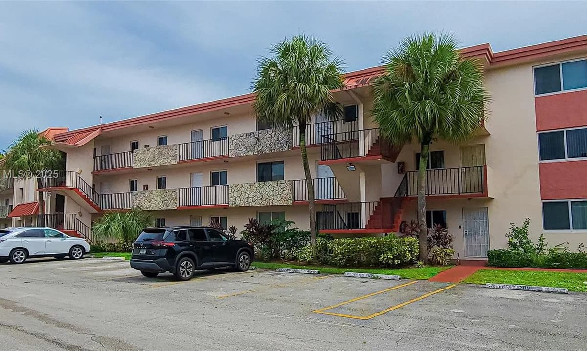 1080 Del Lago Cir # 201, Sunrise FL 33313