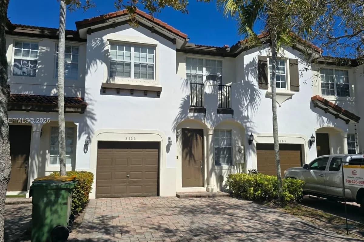 3166 NE 11th St, Homestead FL 33033