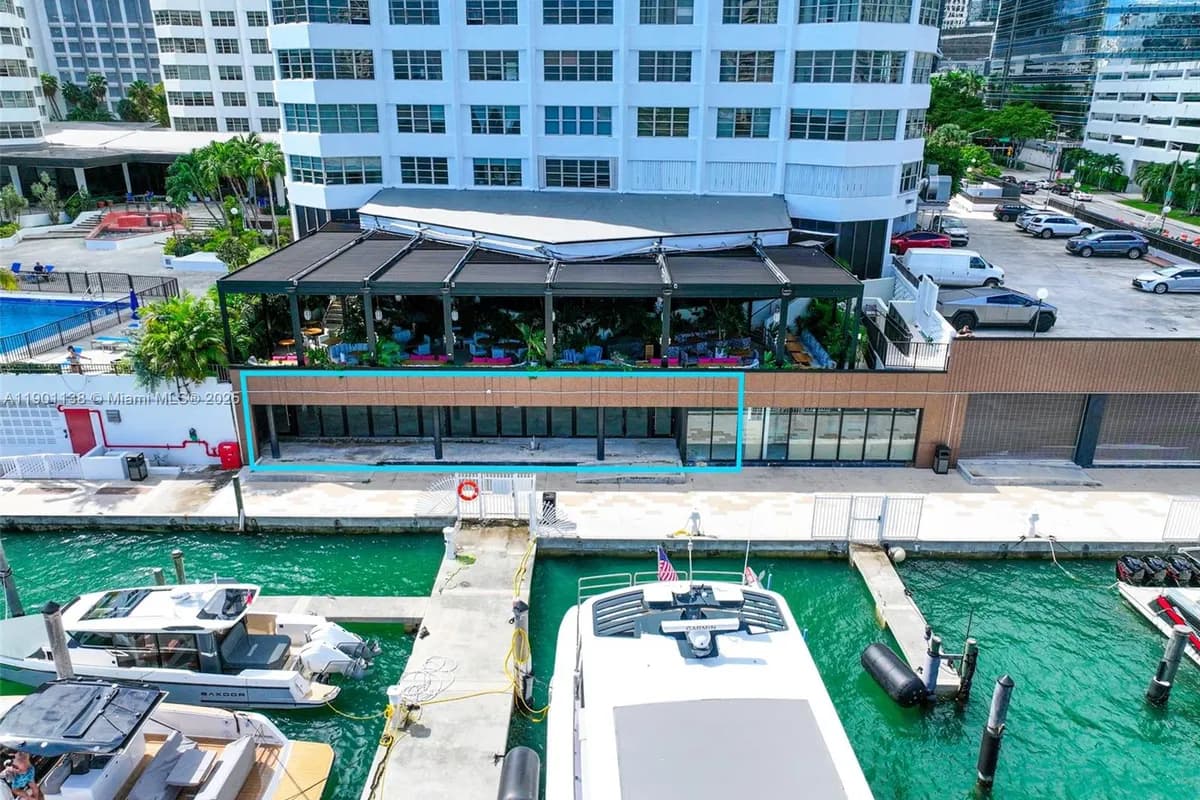 801 Brickell Bay Dr, Miami FL 33131