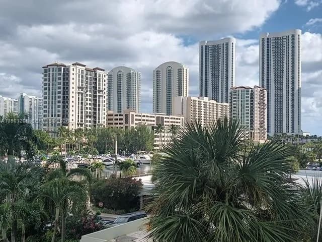 2 bedroom 2 bath for sale at 500 Bayview Dr # 321, Sunny Isles Beach FL 33160