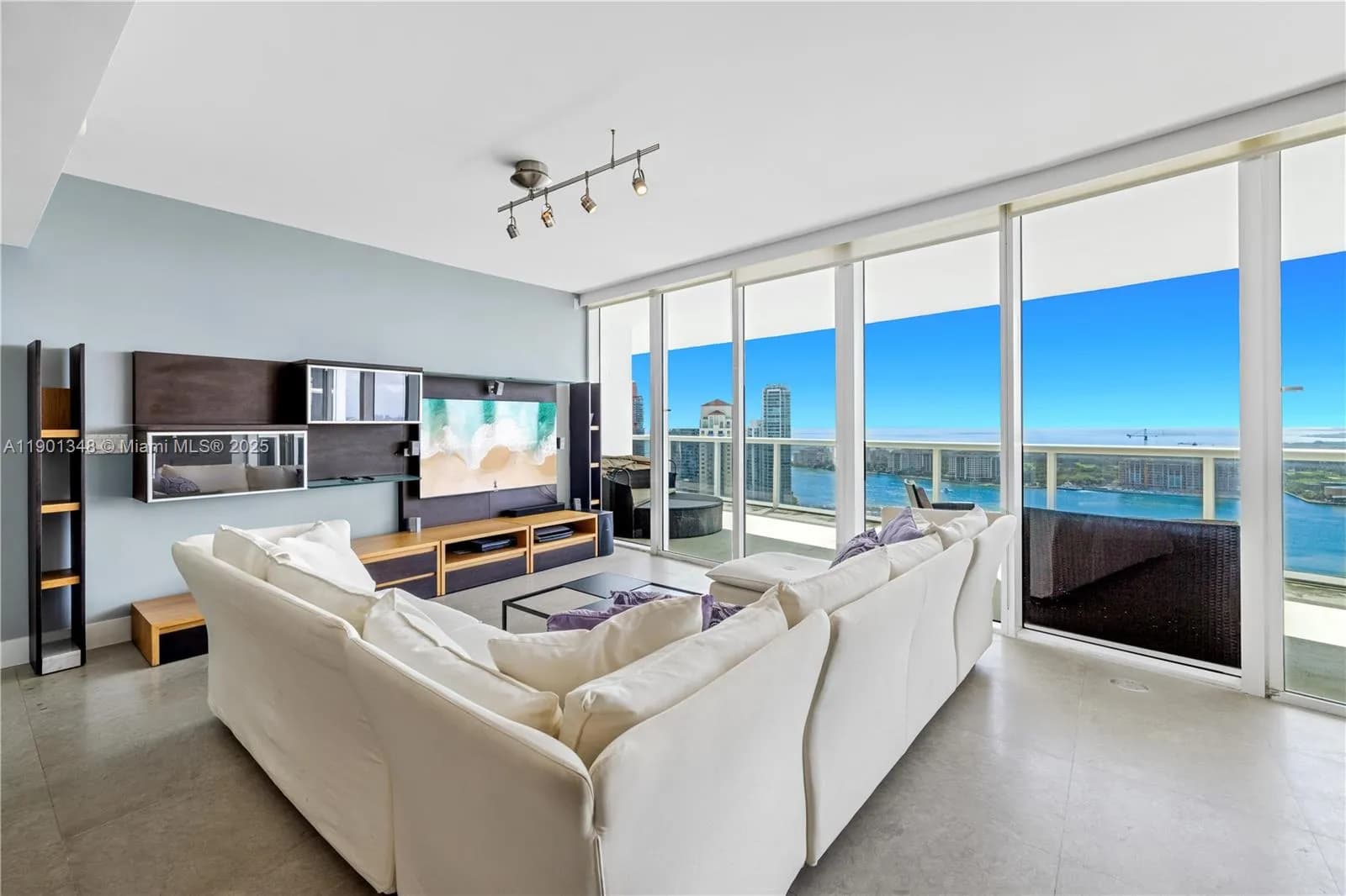 400 Alton Rd # 3006, Miami Beach FL 33139