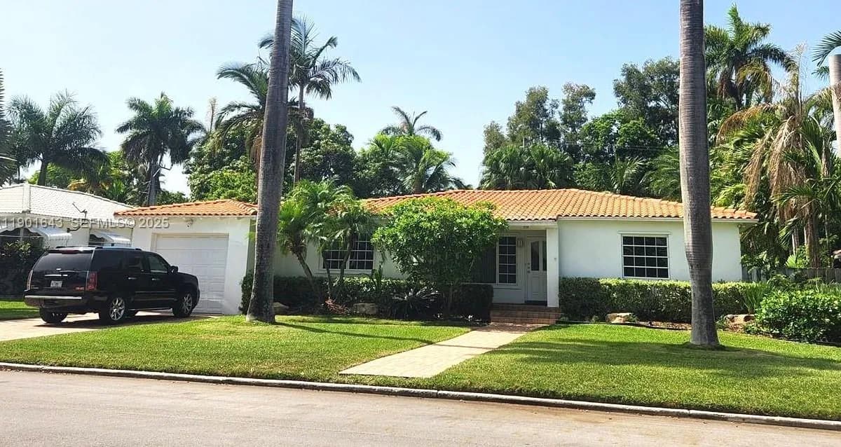 1229 Jefferson St, Hollywood FL 33019