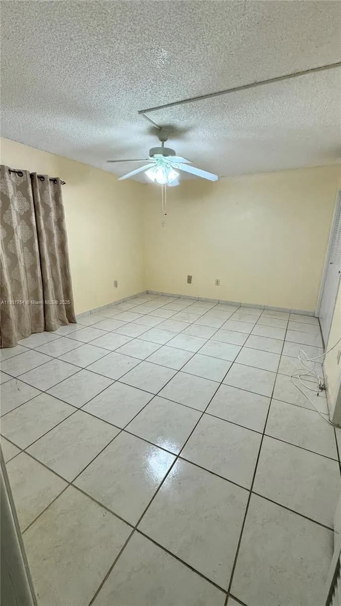 160 NE 203rd Ter # E20, Miami Gardens FL 33179