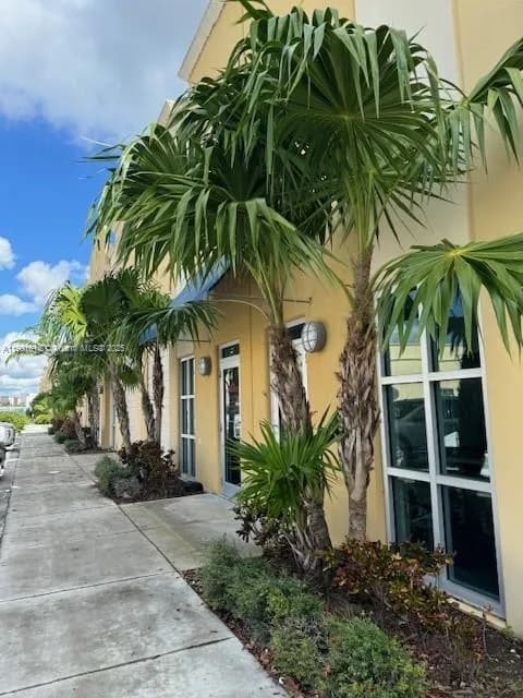 10380 W State Road 84 # 3, Davie FL 33324