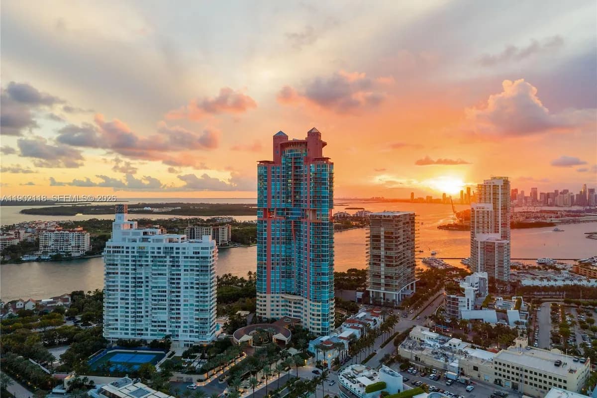 300 S Pointe Dr # 3103, Miami Beach FL 33139