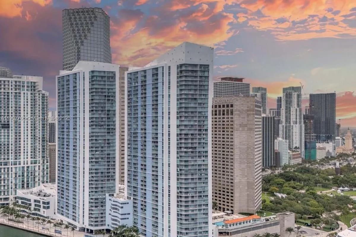 335 S Biscayne Blvd # 2200, Miami FL 33131