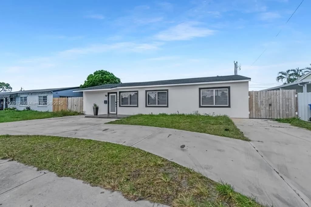 6941 Sheridan St, Hollywood FL 33024