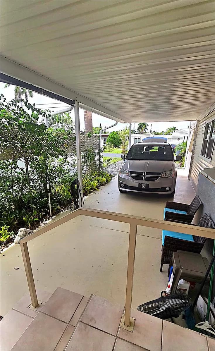 4208 S Shady Ln, Boynton Beach FL 33436