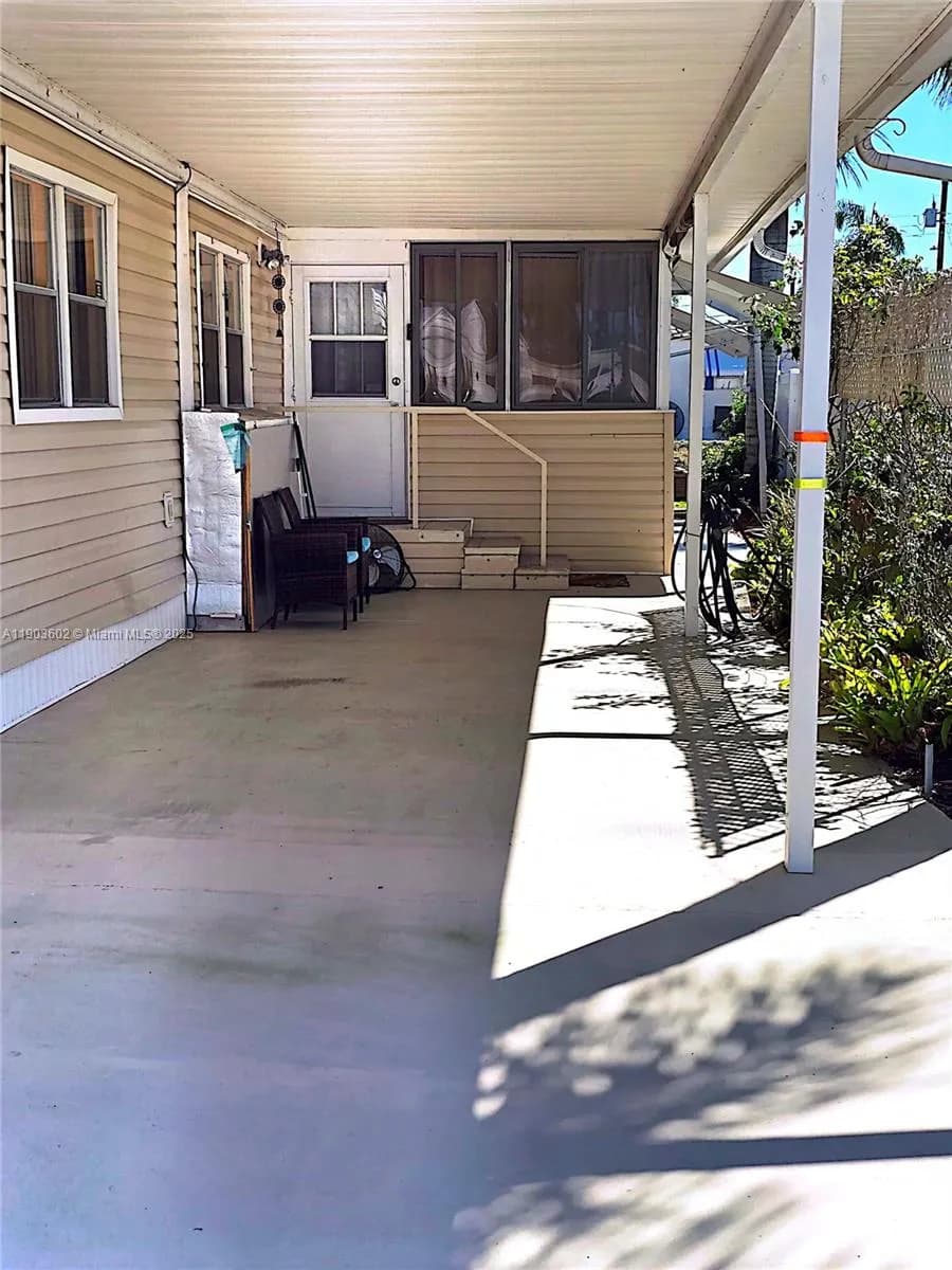 4208 S Shady Ln, Boynton Beach FL 33436