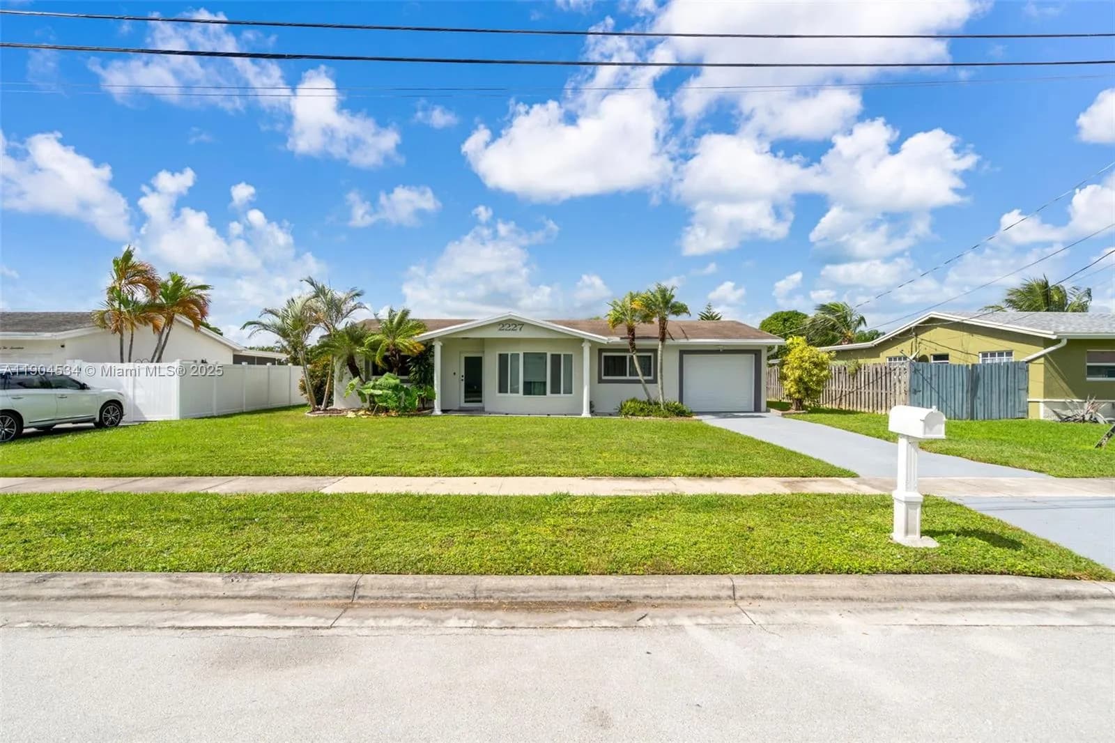 2227 NW 65th Ave, Margate FL 33063