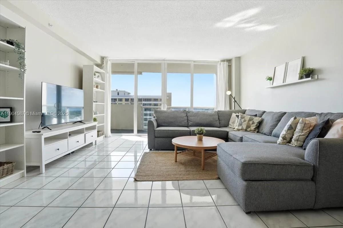 5601 Collins Ave # 1517, Miami Beach FL 33140