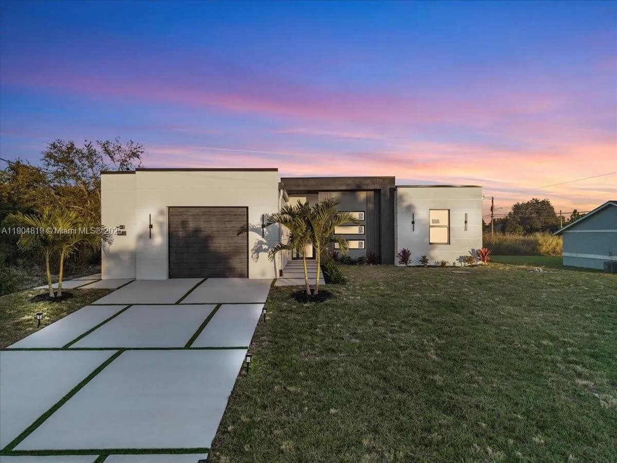 3 bedroom 2 bath for sale at 702 Irving Ave N., Lehigh Acres FL 33971