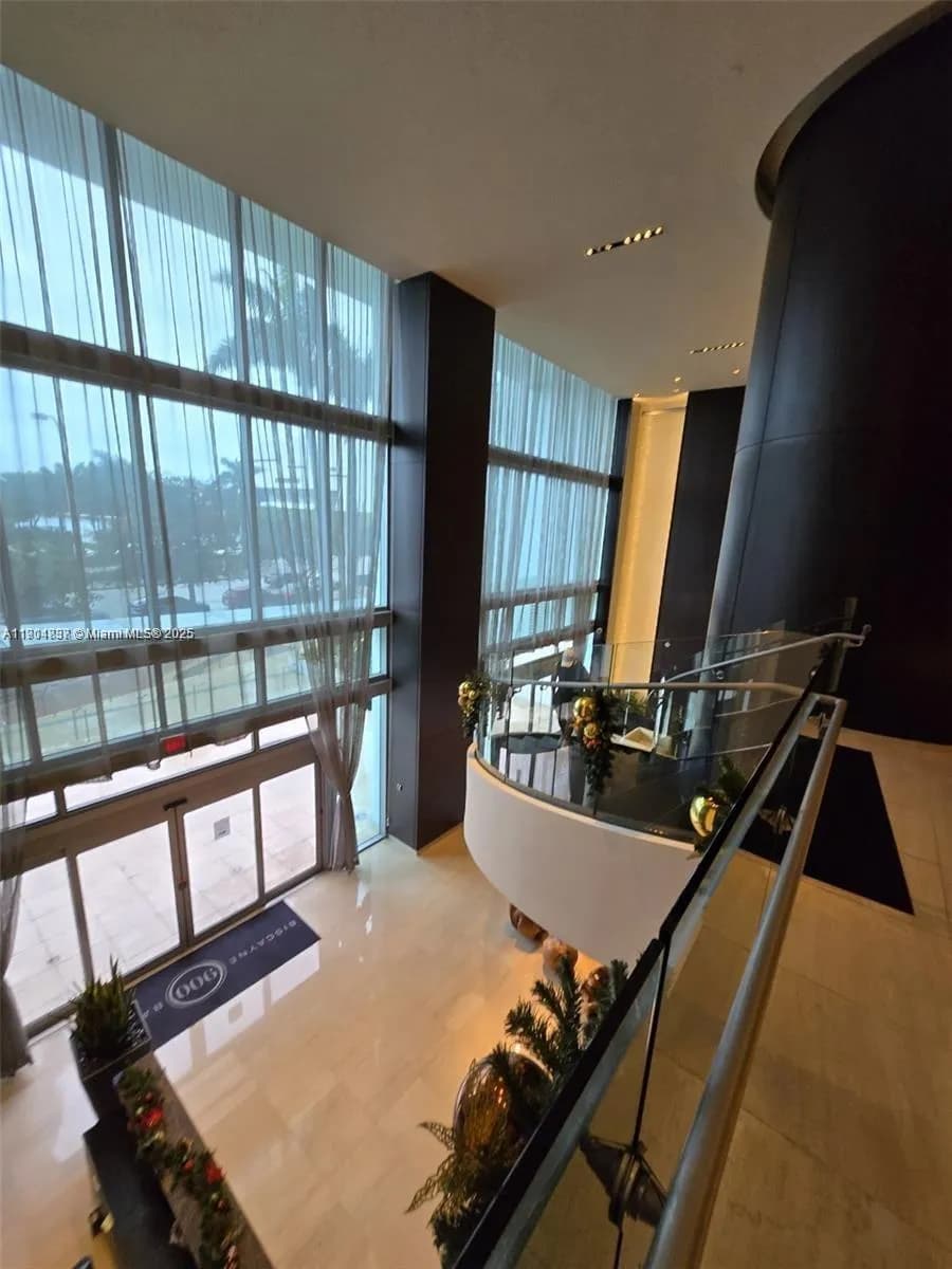 900 Biscayne Blvd # 3902, Miami FL 33132