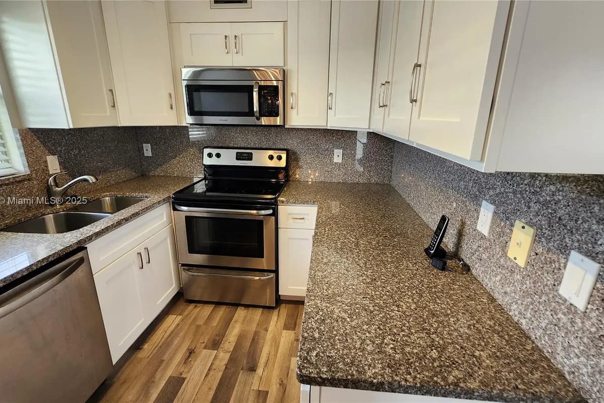 756 Flanders P # 756, Delray Beach FL 33484