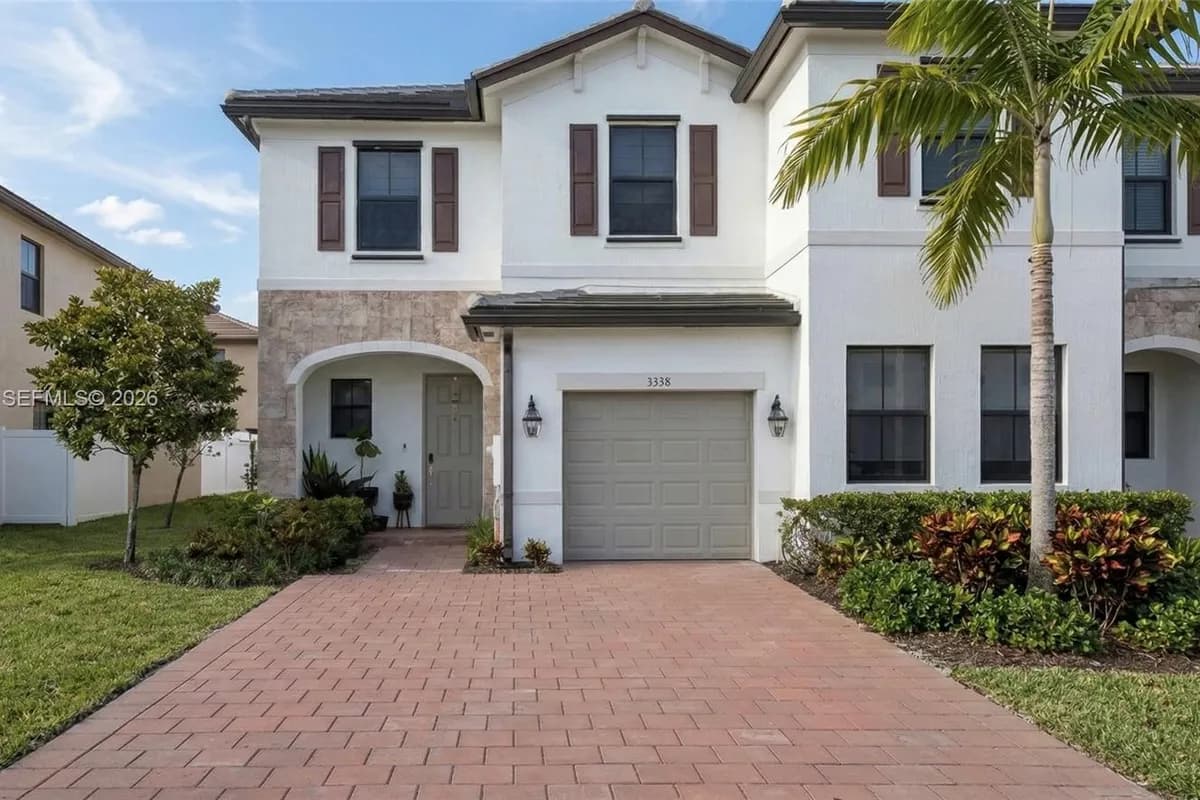 3338 W 112th St, Hialeah FL 33018