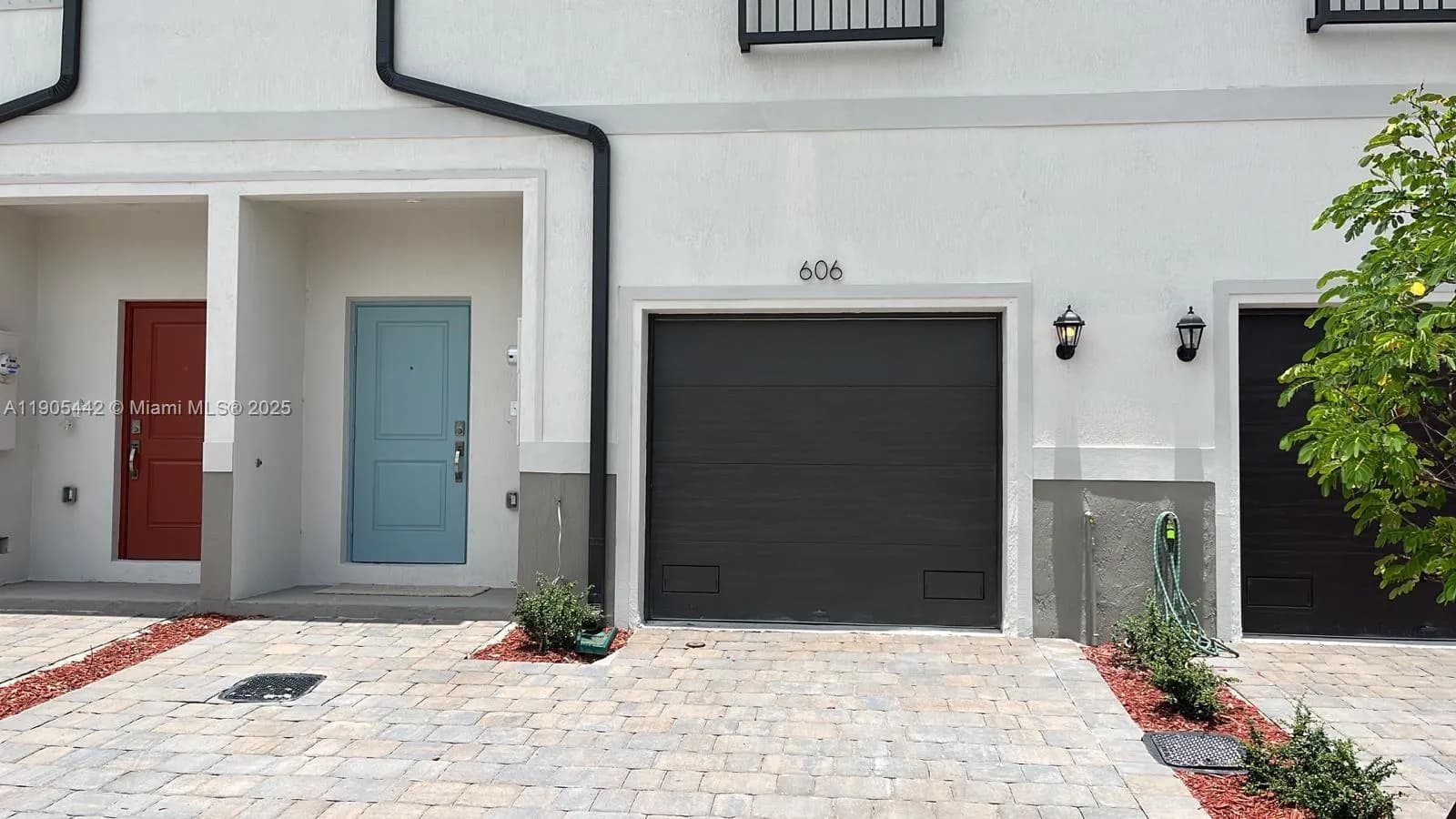 606 SW 12 st, Homestead FL 33034