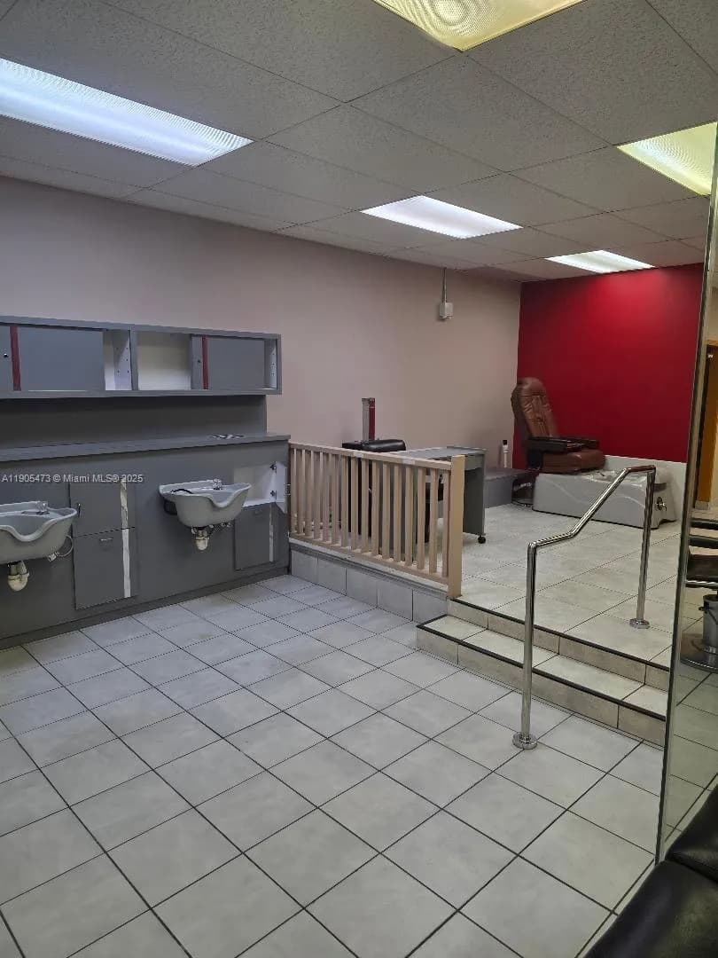 1980 S Ocean Dr # L1, Hallandale Beach FL 33009