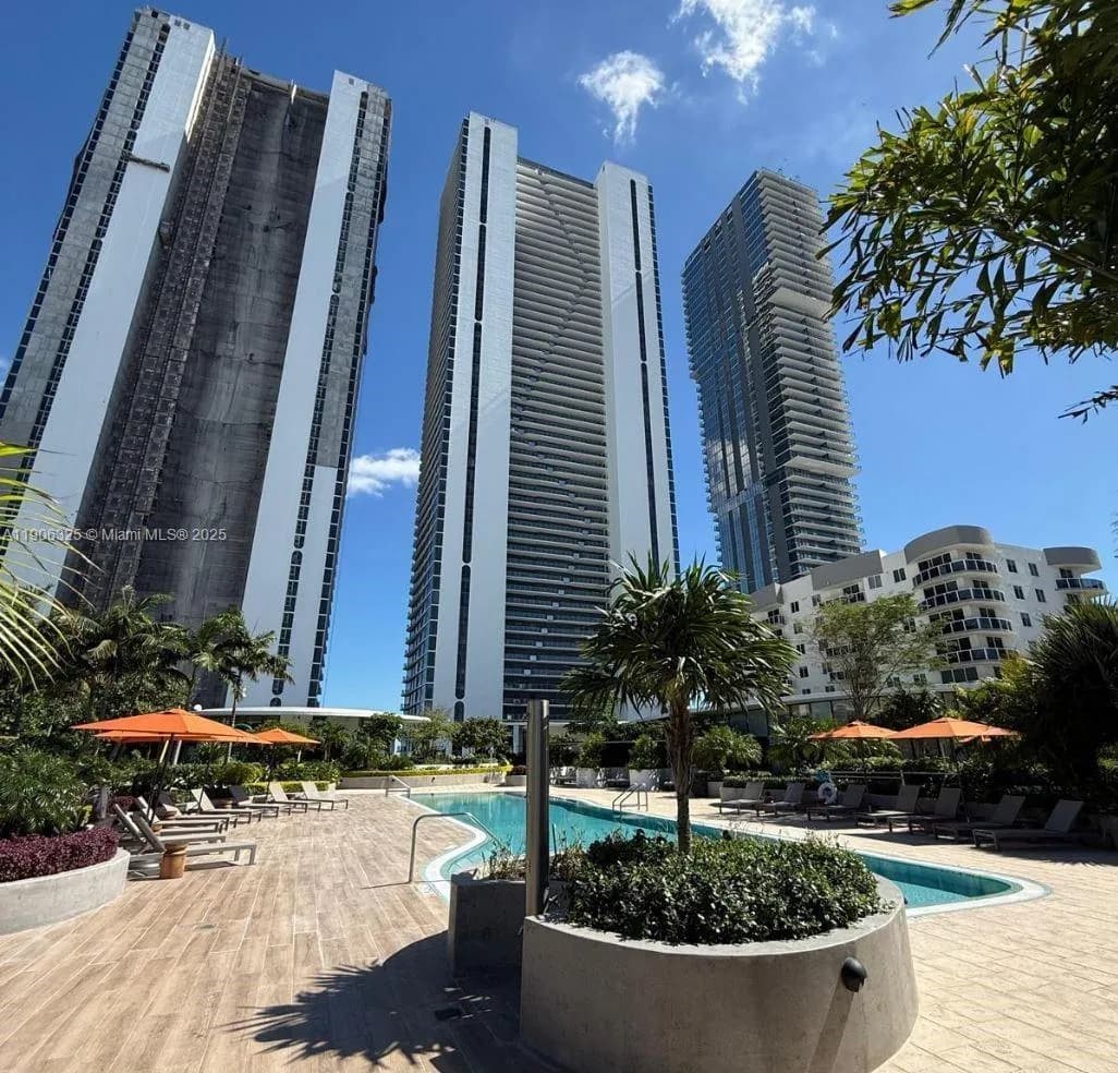 700 NE 24 # 203, Miami FL 33137