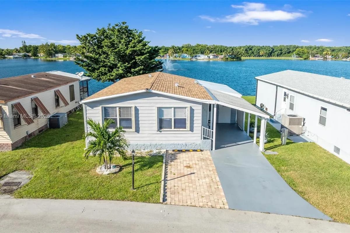 5305 nw 202 terr, Miami Gardens FL 33055