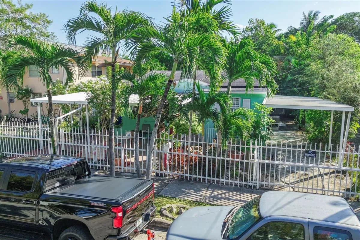 3421 NW 5th Ave, Miami FL 33127