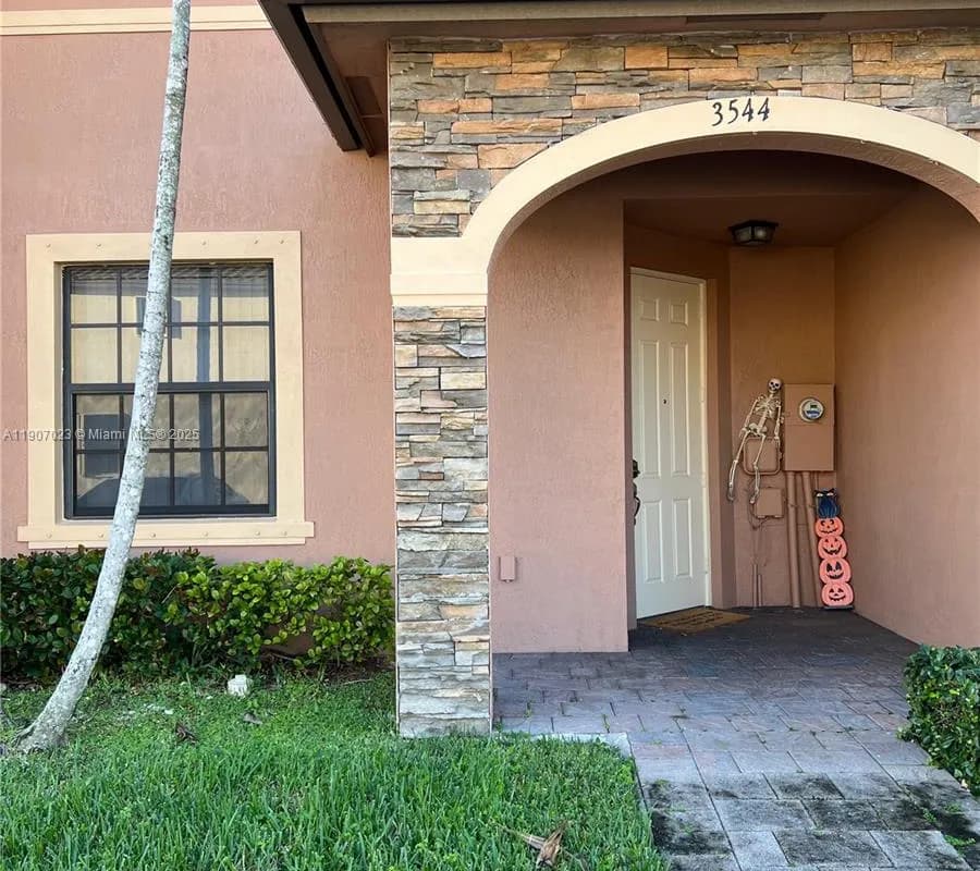 3544 W 88th Ter, Hialeah FL 33018