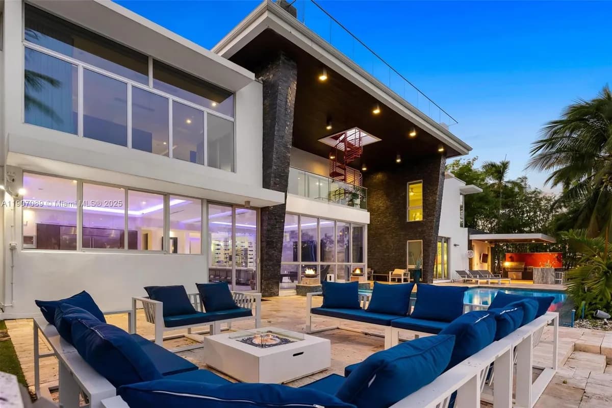 300 Royal Plaza Dr, Fort Lauderdale FL 33301