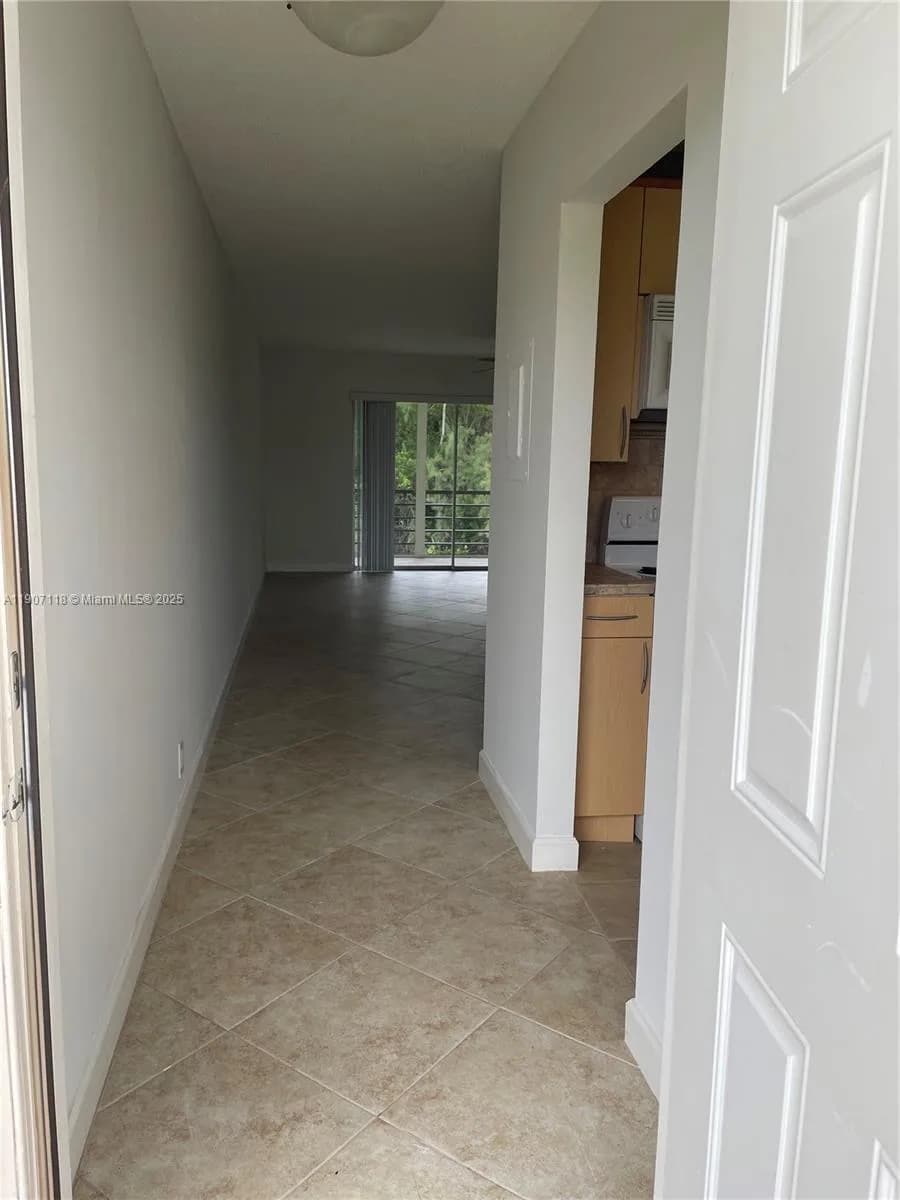 110 Lake Meryl Dr # 216, West Palm Beach FL 33411