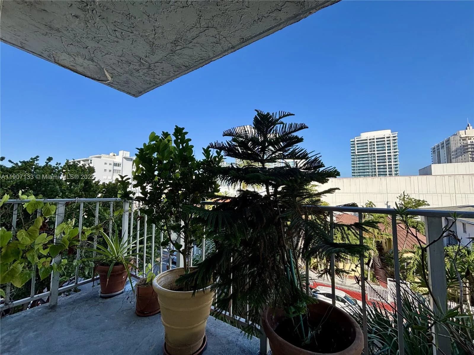 6801 Indian Creek Dr # 402, Miami Beach FL 33141