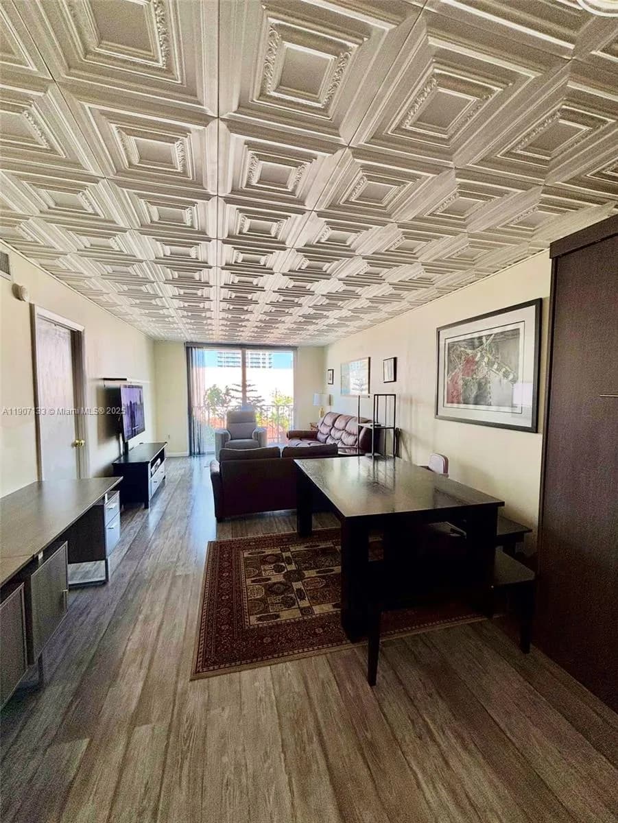 6801 Indian Creek Dr # 402, Miami Beach FL 33141