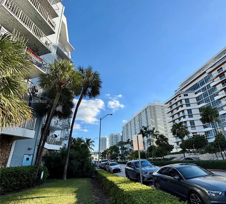 6801 Indian Creek Dr # 402, Miami Beach FL 33141