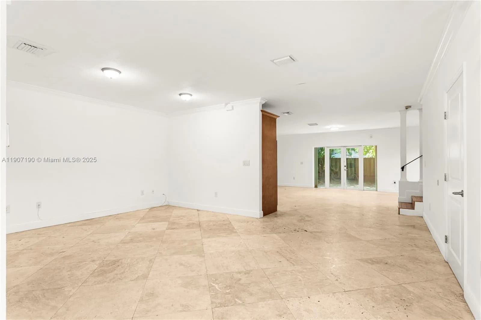 3154 Plaza St, Miami FL 33133