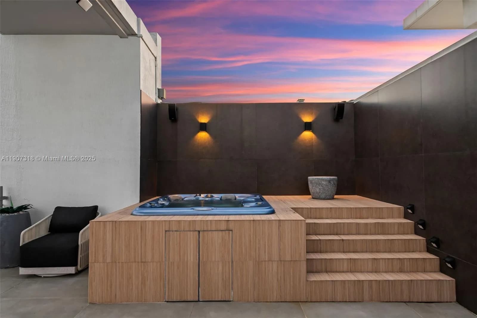 90 SW 3rd St # 15, Miami FL 33130