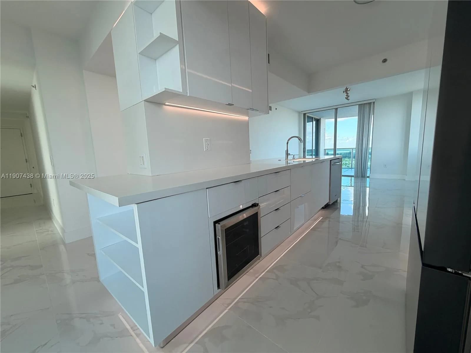 2641 N Flamingo Rd # 2208N, Sunrise FL 33323