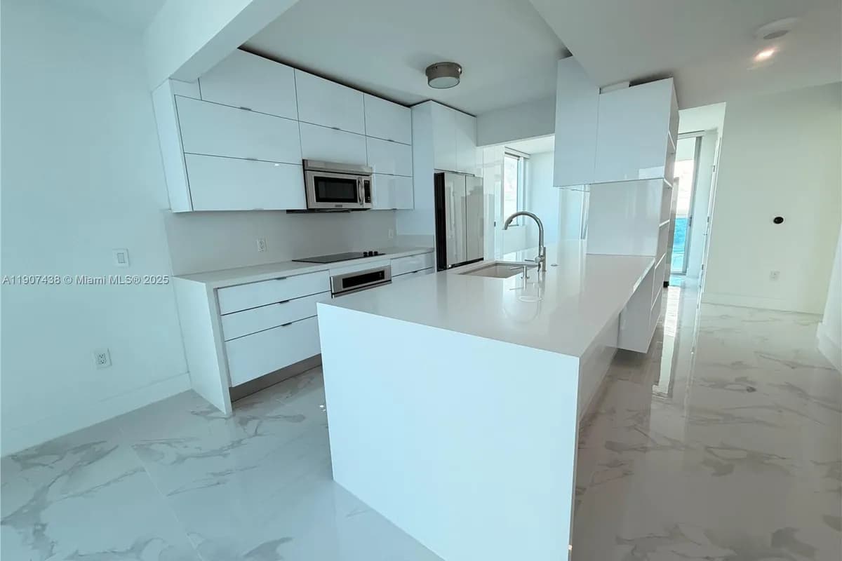 2641 N Flamingo Rd # 2208N, Sunrise FL 33323