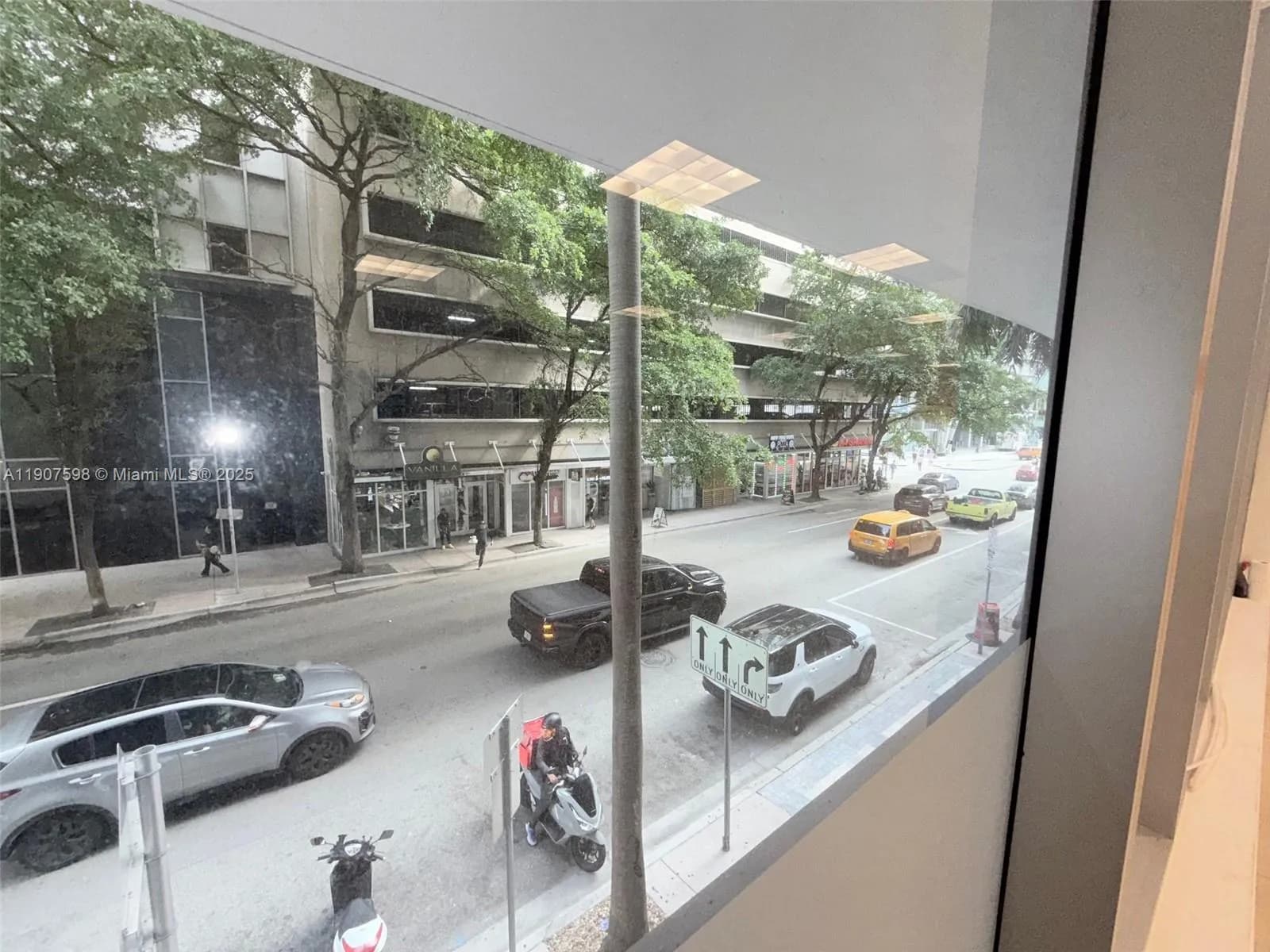 150 SE 2nd Ave # 208, Miami FL 33131