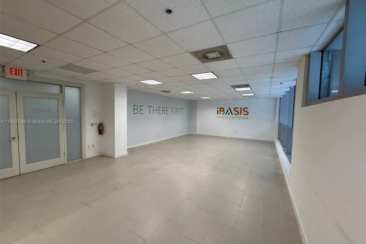 150 SE 2nd Ave # 208, Miami FL 33131