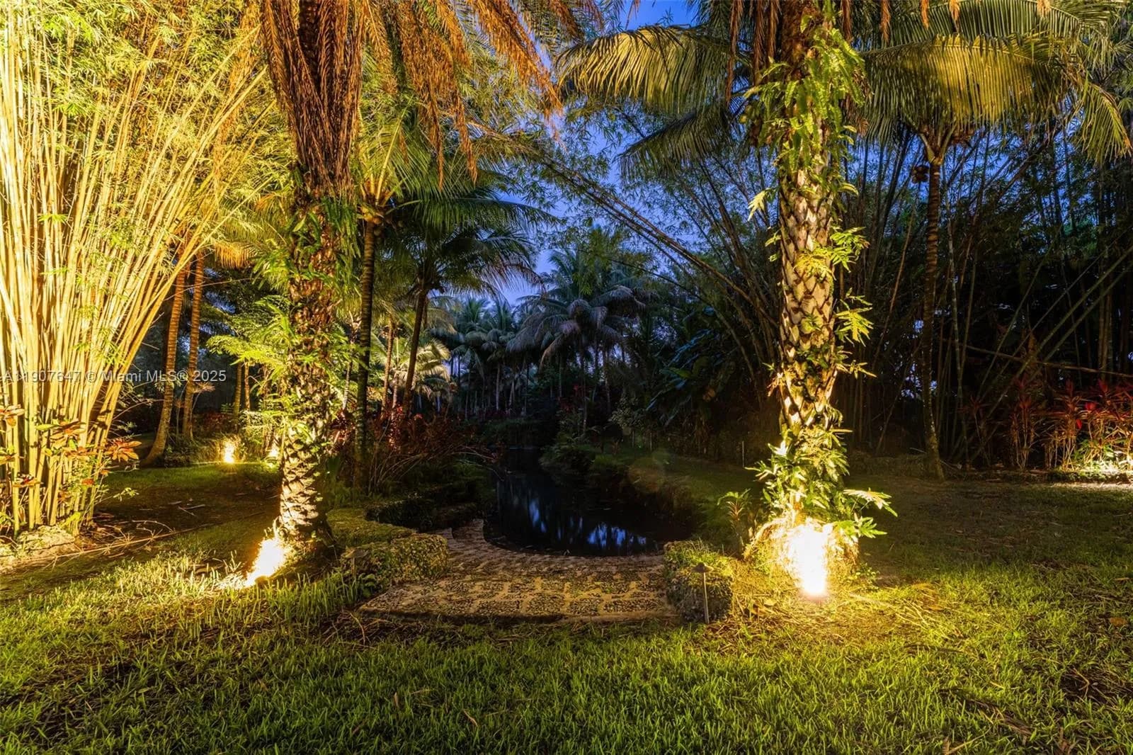 15000 SW 200th St, Miami FL 33187