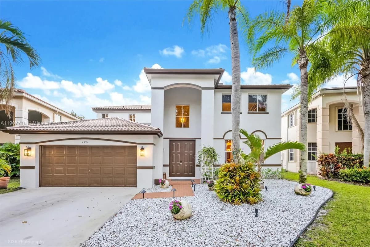 4394 Fox Ridge Dr, Weston FL 33331
