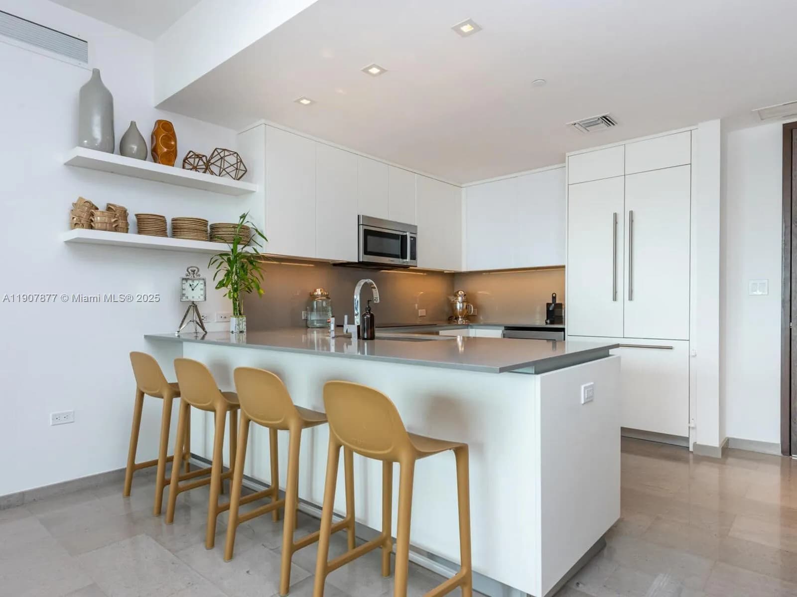 68 SE 6th St # 2304, Miami FL 33131