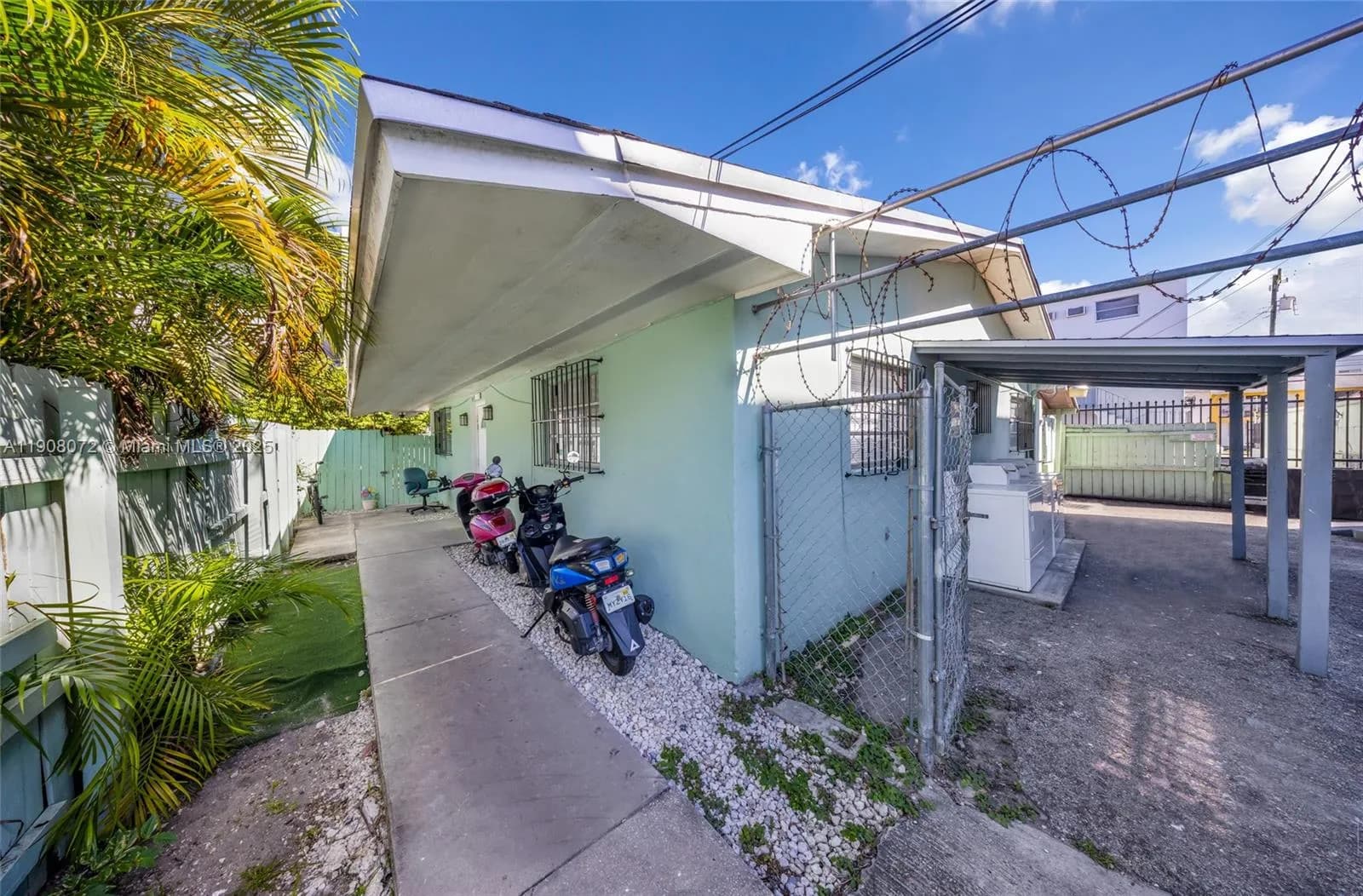 1619 SW 2nd St, Miami FL 33135