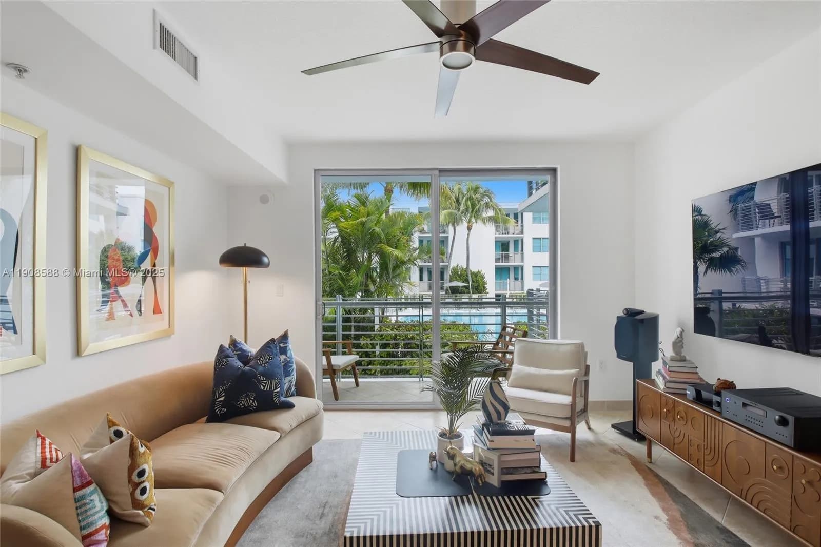 110 Washington Ave # 2420, Miami Beach FL 33139