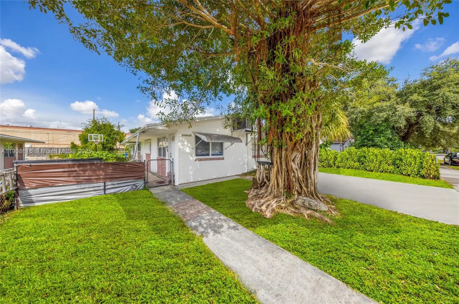 for sale at 5709 Lincoln St, Hollywood FL 33021