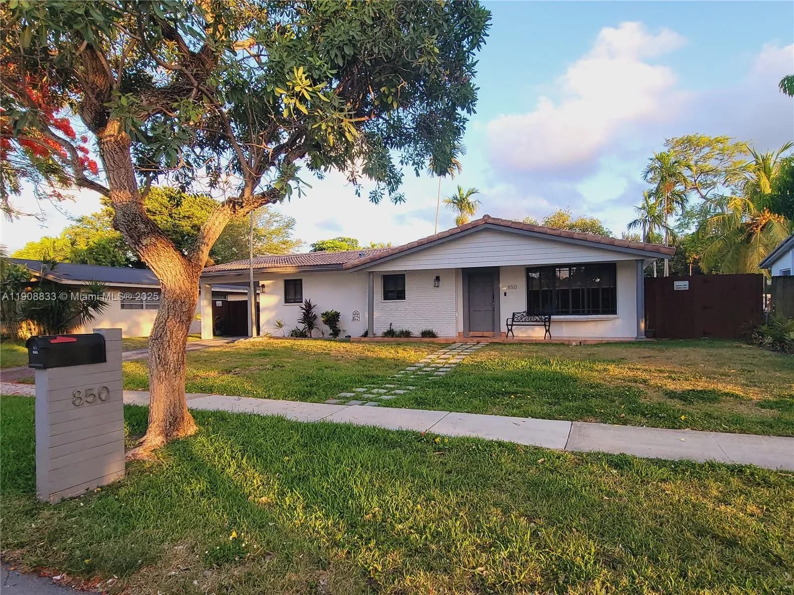 3 bedroom 2 bath for sale at 850 NE 182nd Ter, North Miami Beach FL 33162