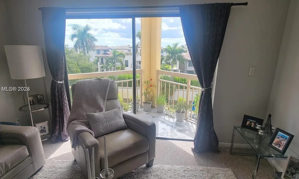 8290 Lake Dr # 426, Doral FL 33166