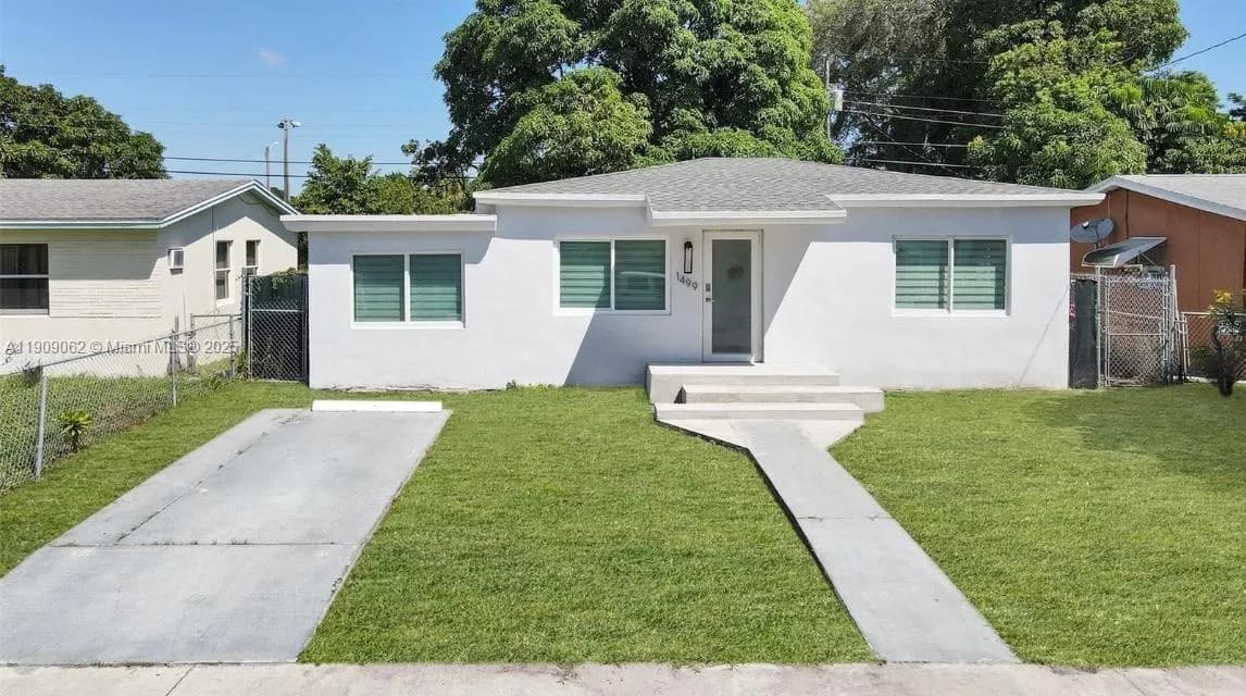 2 bedroom 1 bath for sale at 1499 NE 152nd St, North Miami Beach FL 33162