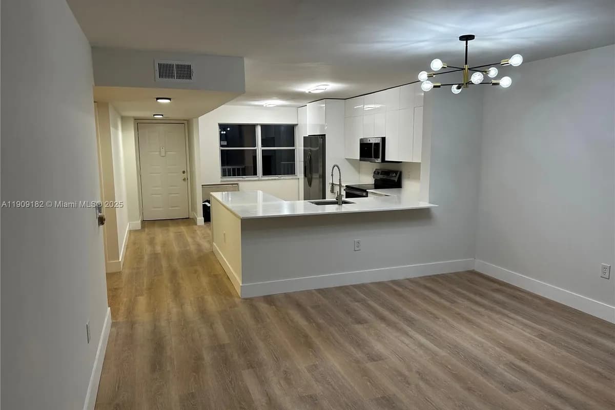 2560 NW 103rd Ave # 402, Sunrise FL 33322