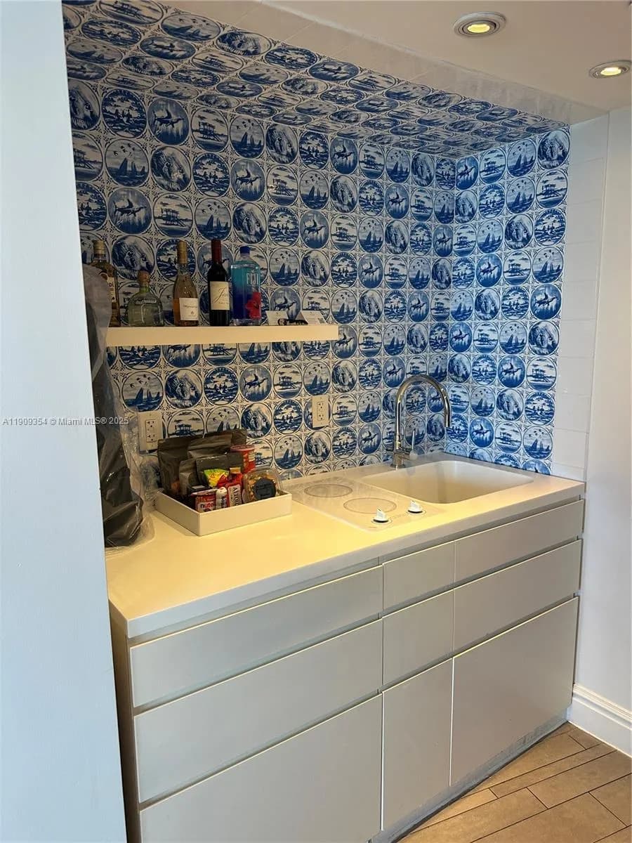 1100 West Ave # 1206, Miami Beach FL 33139