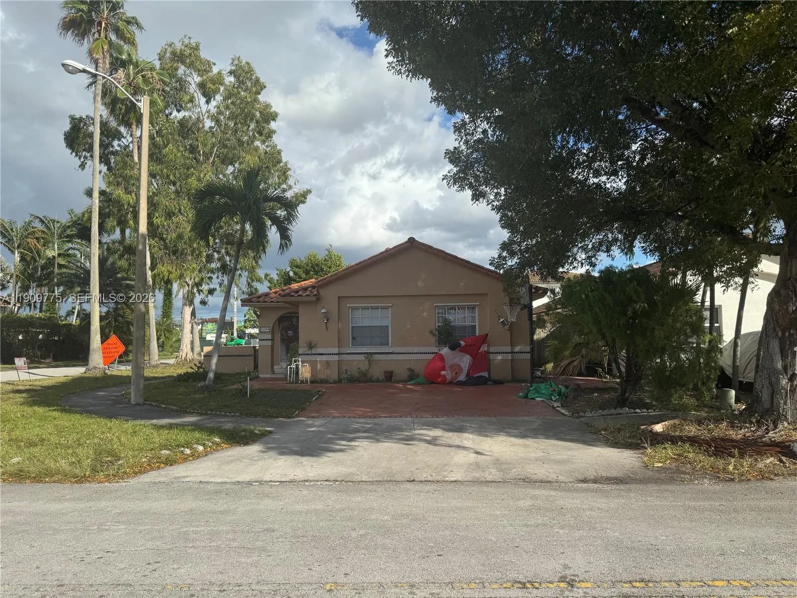 7599 W 4th Ct, Hialeah FL 33014