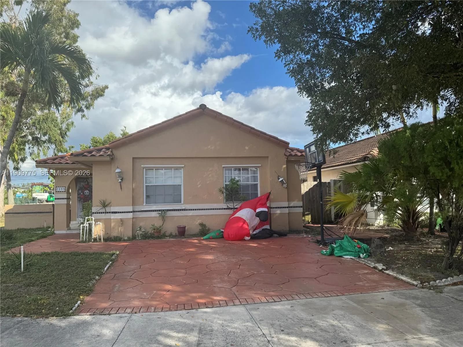 7599 W 4th Ct, Hialeah FL 33014