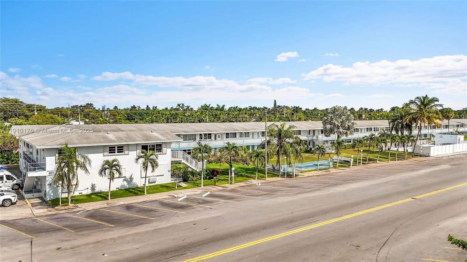 801 Atlantic Shores Blvd # 203, Hallandale Beach FL 33009